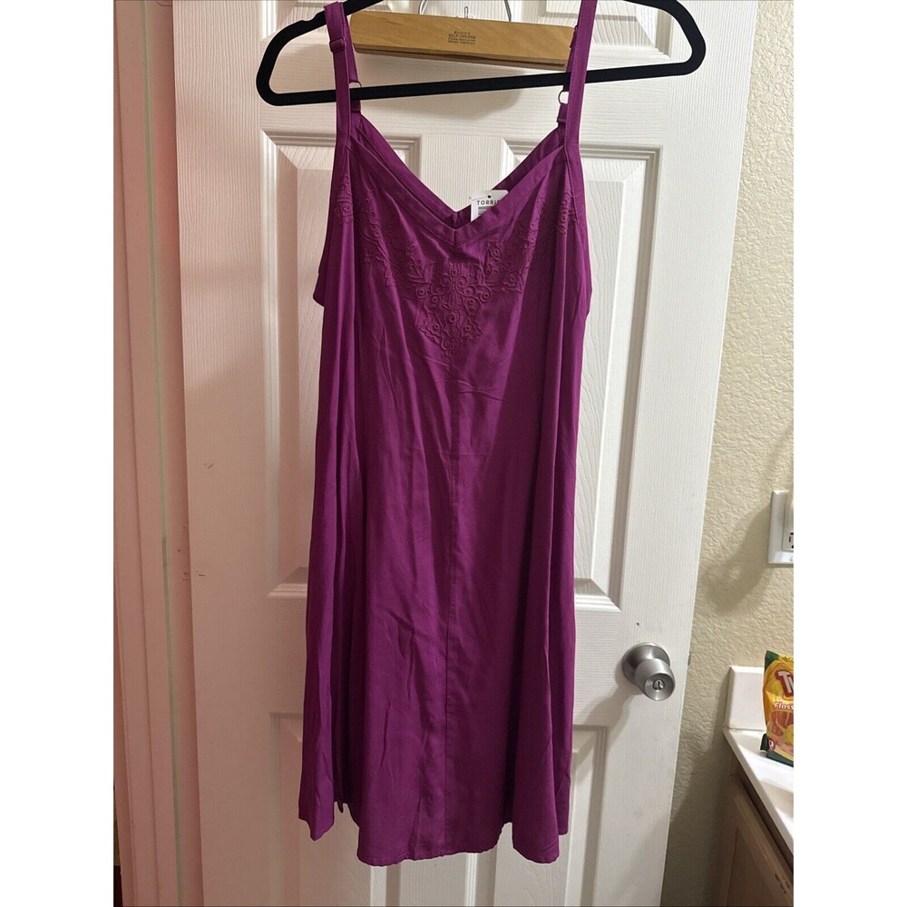 NWT Torrid Trapeze Embroidered Mini Dress, magenta Size 00